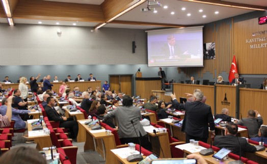İZSU'nun faaliyet raporu ve kesin hesabına oy çokluğu: Gruplara yine söz yok!