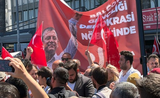 İzmir Valiliği izin vermedi... Özel bariyer önünde açıklama yapacak!