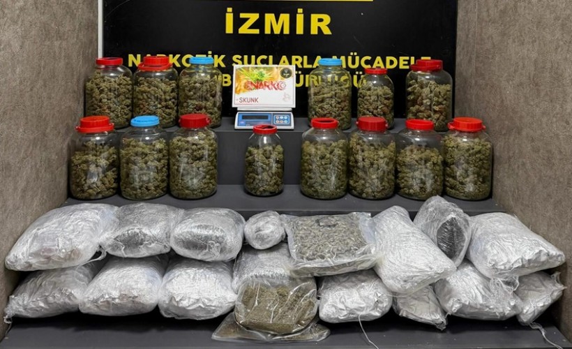 İzmir'de 39 kilo kokain, 21 kilo skunk ele geçirildi; 4 tutuklama