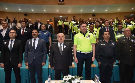 İzmir'de Karayolu Trafik Güvenliği Haftası Açılış Töreni düzenlendi