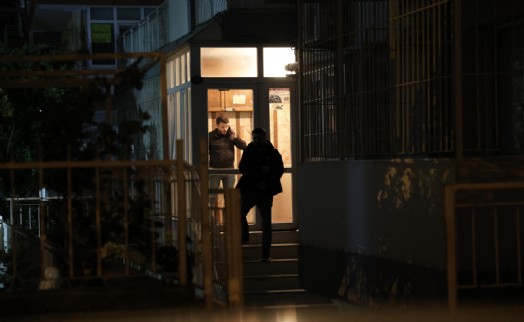 İzmir'de aile içi dehşet: Oğlunu bıçaklayarak öldürdü!