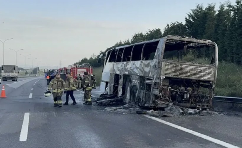 İzmir'den İstanbul'a giden otobüs alev alev yandı!