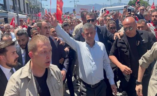 İzmir mitingine polis müdahalesi! Özel, Gündoğdu Meydanı'na yürüdü