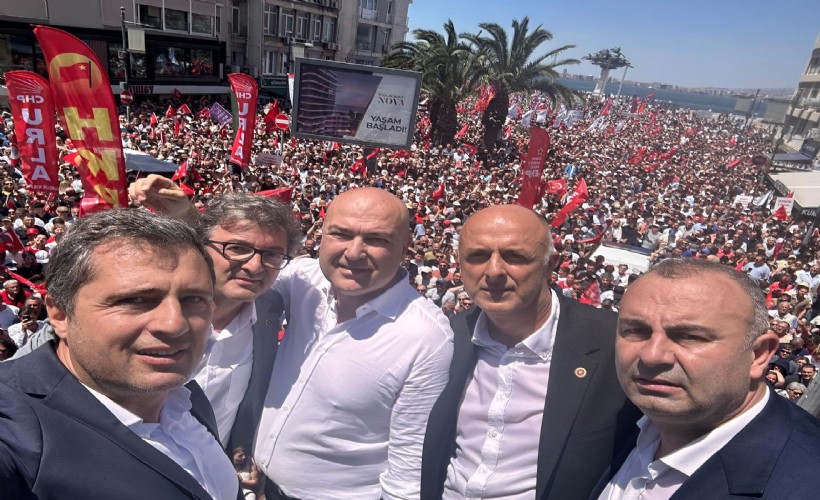 İzmirli vekillerden miting pozu!