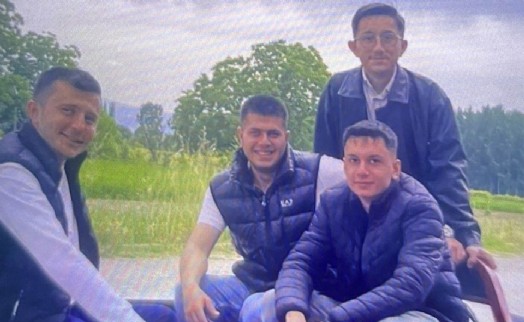 Kahreden son fotoğraf... İki genç aranıyor