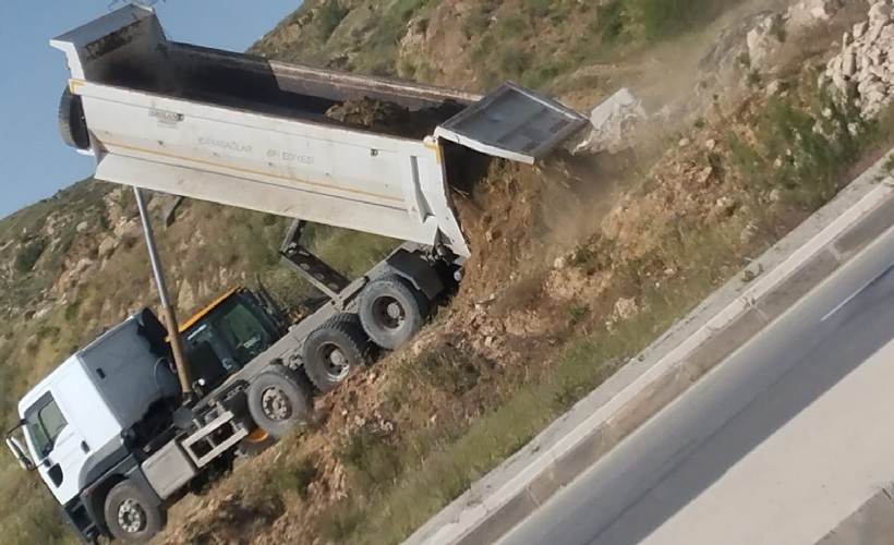 Karabağlar’daki hayvan pazarı tartışması yargıya taşındı: AK Ocaklar'dan belediyeye suç duyurusu