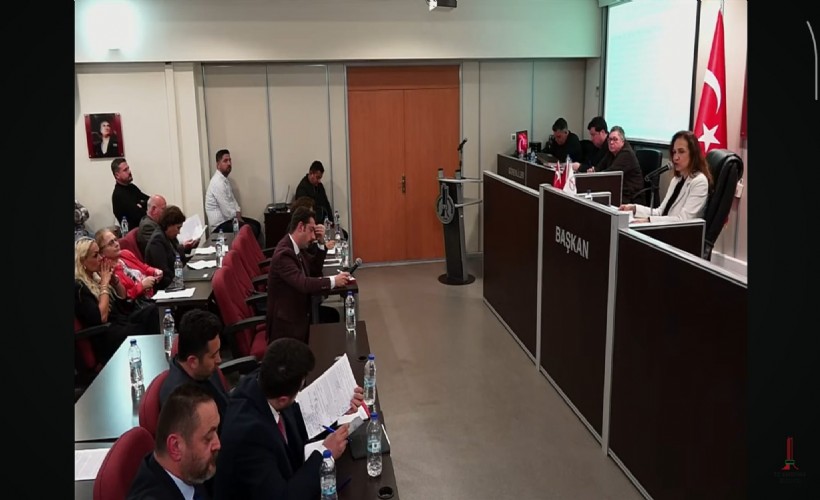 Karşıyaka'da Pazar Yeri gerilimi! Başkan Ünsal: 'Bilmem nasıl engellersiniz ama vazgeçmiş değilim'