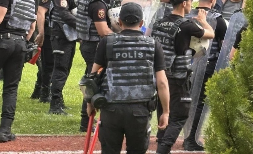 Mahmut Tanal demir kesme makaslı polisi paylaştı!