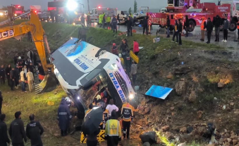 Malatya'da katliam gibi kaza! Yolcu otobüsü devrildi: 4 ölü 40 yaralı!