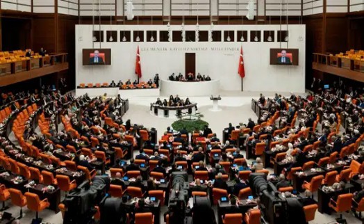 Meclis'te yeni hafta yoğun geçecek: CHP tartışması ve yeni kanun teklifleri gündemde