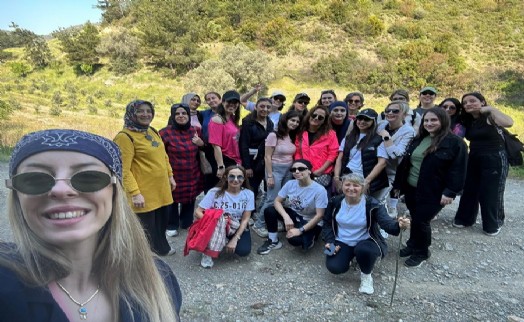 Menderes Belediyesi'nden kadınlara doğa yürüyüşü
