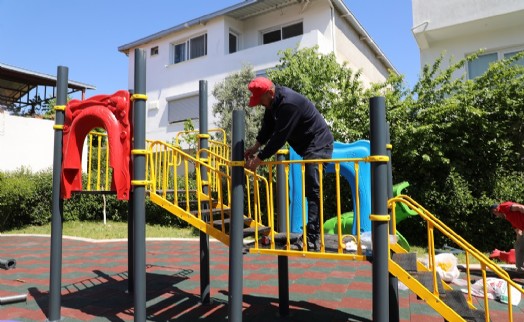 Menderes'te parklar tek tek yenileniyor
