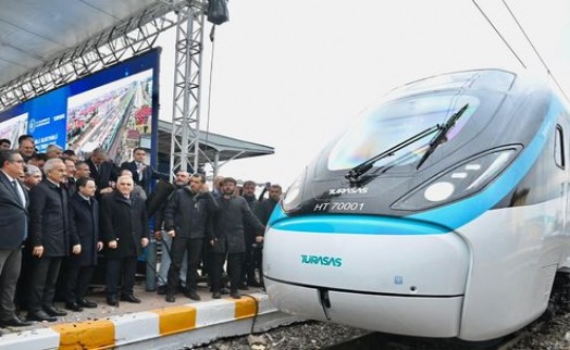 Milli Elektrikli Hızlı Tren saatte 240 kilometre hıza ulaştı