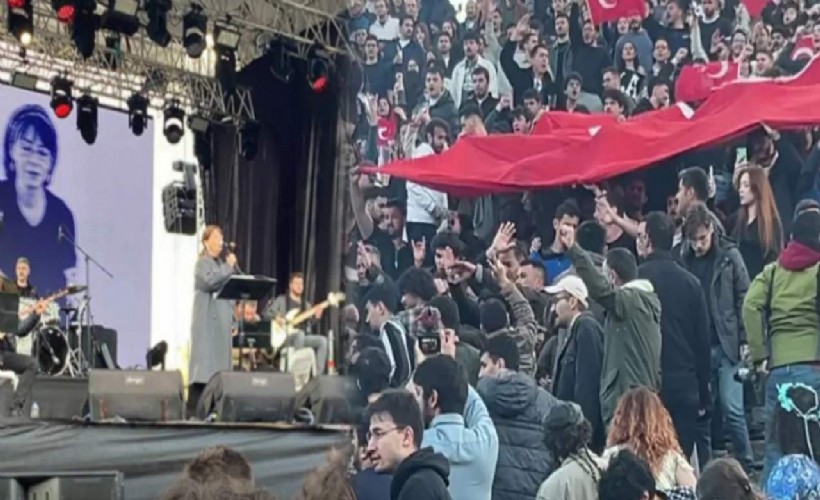 ODTÜ'deki İlkay Akkaya konserinde Türk Bayrağı'na saldırı! Sanatçıdan açıklama geldi