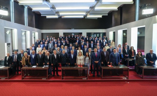 Özel'den kapalı toplantıda çok çarpıcı sözler: ‘Beni ve arkadaşlarımı ihraç edebilirler'