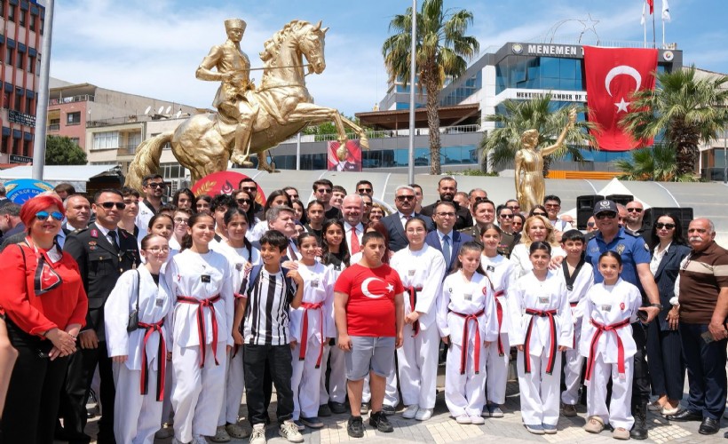 Pehlivan'dan 19 Mayıs mesajı: Gençliğin yanında olmak, geleceğe sahip çıkmaktır
