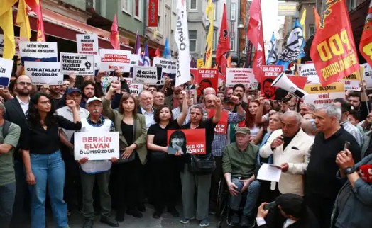 Polis ablukasındaki Taksim'de Gezi anması: Yurttaşlar 13. yılda bir araya geldi