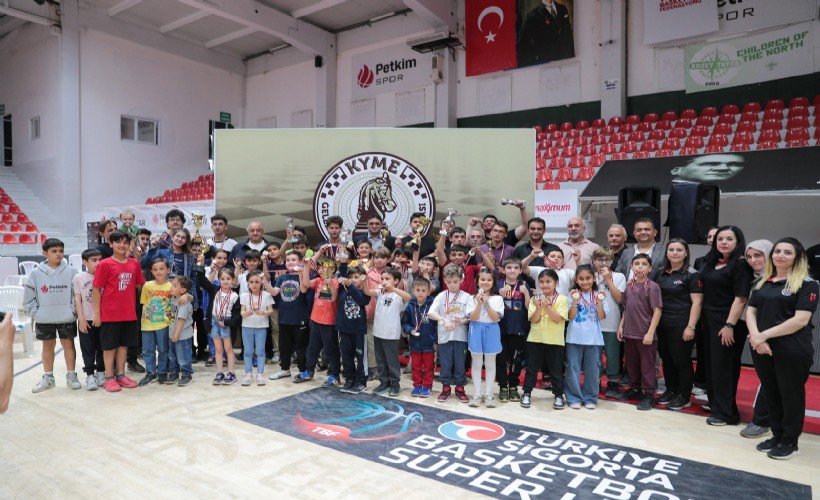Satranç tutkunları Aliağa’da buluştu... Başkan Acar: ‘Dünya şampiyonları çıkacak’
