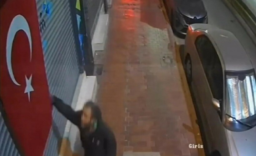 Türk bayrağını kepenkten söken şüpheli serbest bırakıldı