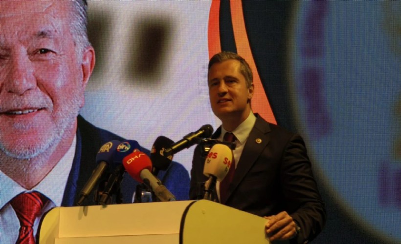 Yücel’den Esnaf Odası’nda AK Parti’ye yanıt: Bu kürsü siyasi propaganda yeri değil!