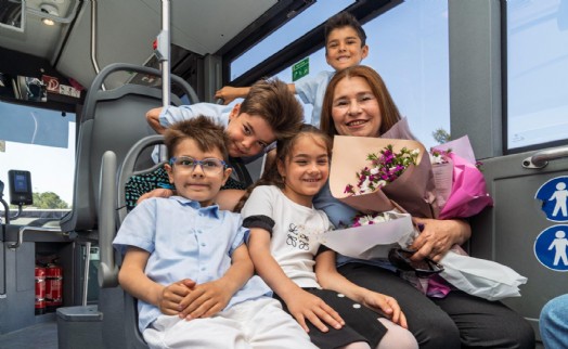 Zerrin Kaptan'a dördüzlerinden sürpriz