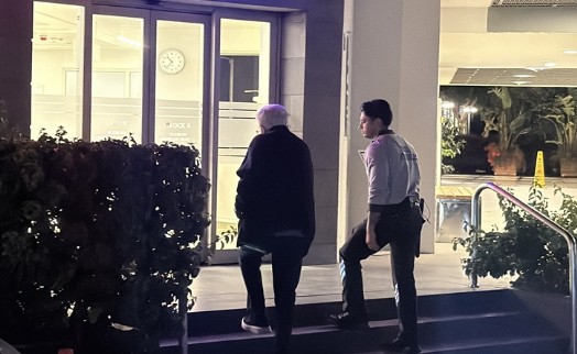 Zülfü Livaneli'nin eşi Ülker Livaneli merdivenden düşerek yaralandı