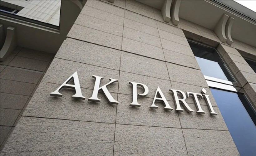 AK Parti'de 'il başkanı' krizi: Tepki istifaları geldi