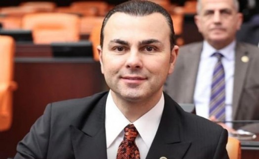 AK Parti'li vekilden Rahmi Koç hakkında suç duyurusu: 'Senin gibi para babasının...'