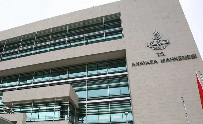 AYM'den CHP'nin başvurusu hakkında karar: Amblem iptal edildi, isim kaldı