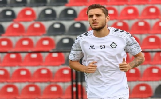 Altay'dan ayrılan Hikmet'e çifte kanca