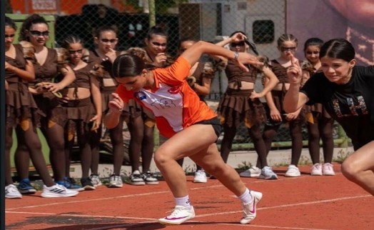 Atletizmdeki başarısını moda tasarım projesine dönüştürdü