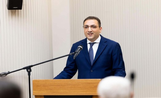 Balçova Belediye Başkanı Onur Yiğit ve 2 şüpheli adliyede
