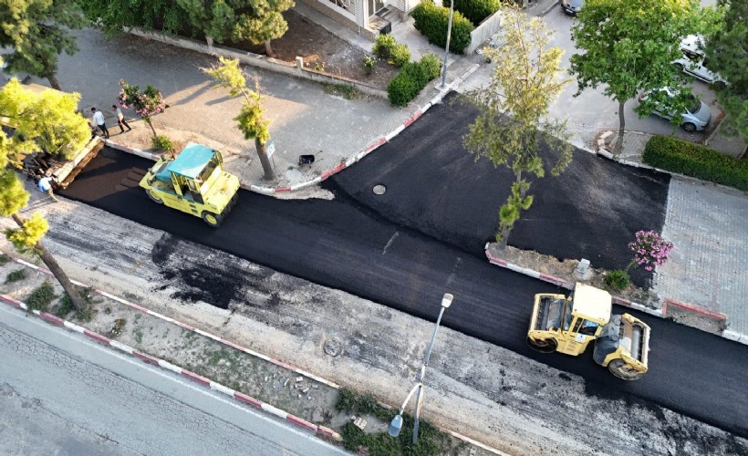 Başkan Tugay, Torbalı'da asfalt çalışmalarını yerinde inceledi