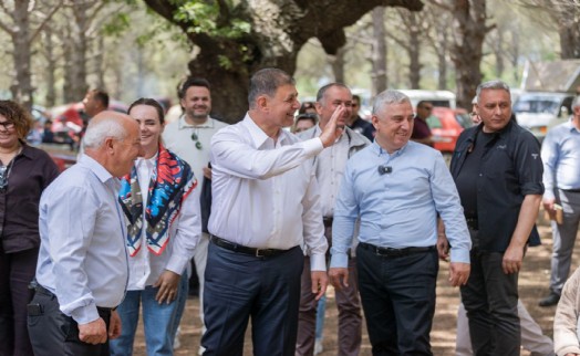 Başkan Tugay'dan Kozak çıkarması: Yol ve asfalt yatırımları başlıyor!