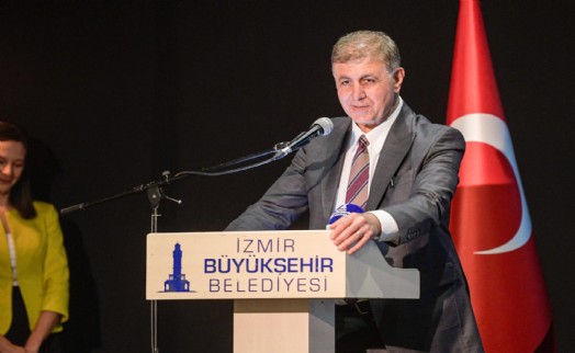 Başkan Tugay'dan gençlere çevre mesajı: Gelecek sizinle şekillenecek!