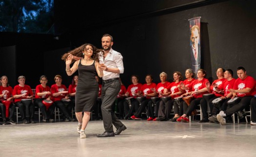 Bornova'da ritim ve halk dansları rüzgarı