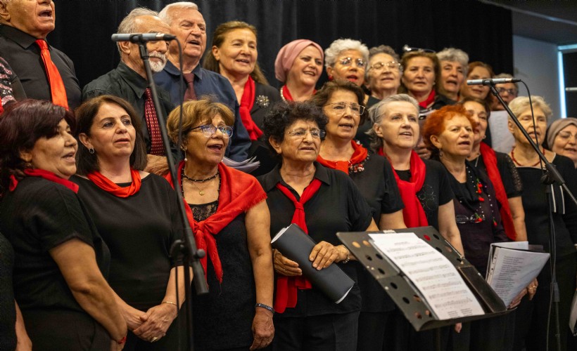 Bornova’nın çınarları diplomalarını aldı