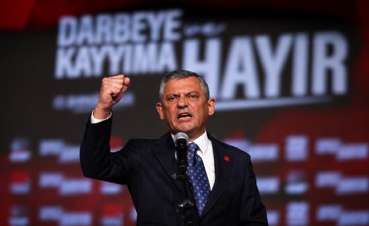 Özgür Özel 'mutlak butlan' sonrası ilk grup toplantısında konuştu: Kılıçdaroğlu o gün bırakabilseydi madalyası daha büyük olacaktı!