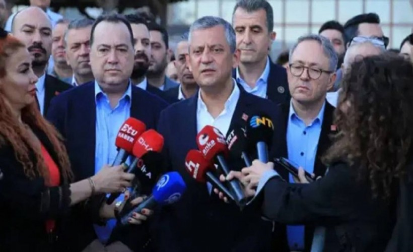 CHP'de 'olağanüstü kurultay' için kritik süreç başladı... Özgür Özel: 'İlk imzalar atıldı'