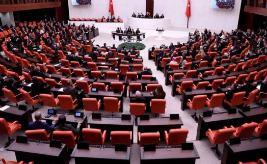 CHP'de ihraçlar Meclis'e uzandı: Komisyon üyelikleri sonlandı