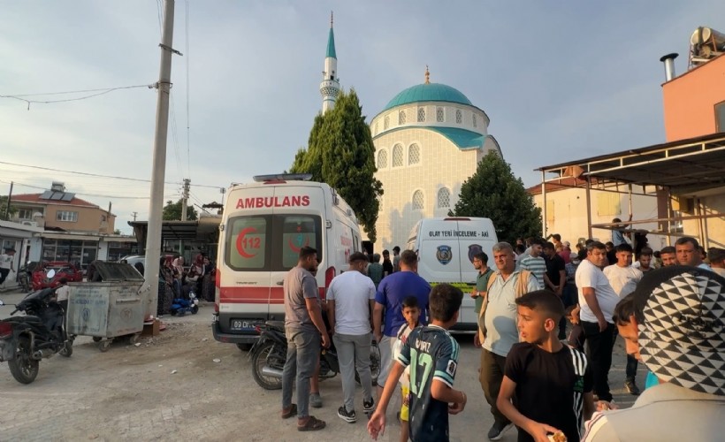 Cami inşaatında 2 işçi iskeleden düştü: 1 ölü, 1 yaralı