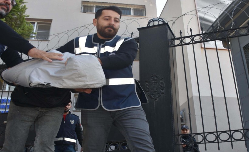 Çocuğunun boğazına bıçak dayayan cani baba için istenen ceza belli oldu