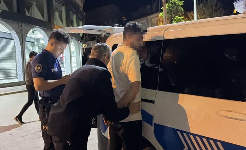 DMD'li Metehan için kurulan stanttaki bağış kutusundan para çalarken yakalandı