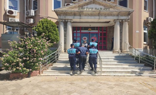 Didim'de 16 kaçak göçmen ve 2 organizatör yakalandı