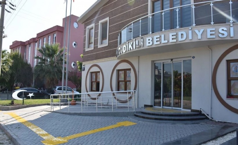 Dikili meclisinde 'açık mikrofon' skandalı! AK Partili isimlerden peş peşe tepki