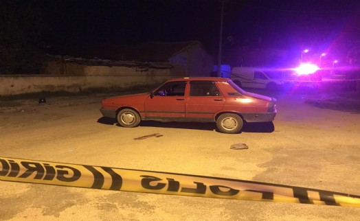 Düğün salonu önünde silahlı çatışma: 1 ölü 2'si ağır 4 yaralı