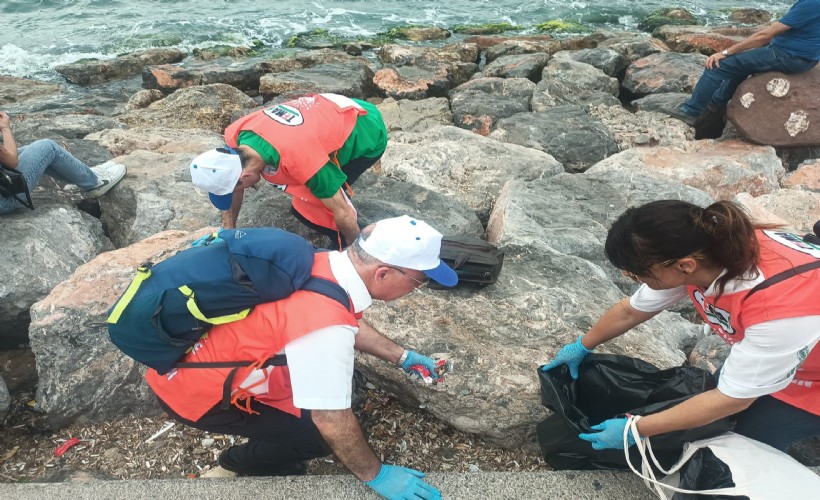 Dünya Çevre Günü’nde Körfez temizliğine gönüllü destek