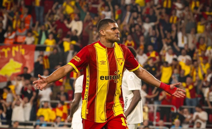Göztepe'de Jeh Partizan'la anlaştı