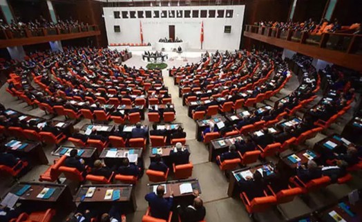 İBB davasındaki ‘çıplak arama' iddiaları Meclis gündeminde: 'Daha ne kadar sessiz kalacaksınız?'