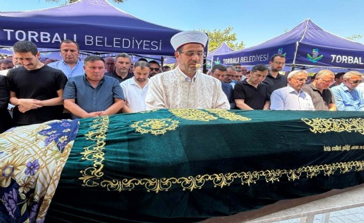 Irmak öğretmene İzmir'de acı veda: Gözyaşları içinde son yolculuğuna uğurlandı